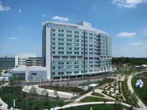 Nationwide_Children’s_Hospital_(Columbus,_Ohio)_-_exterior-compressor
